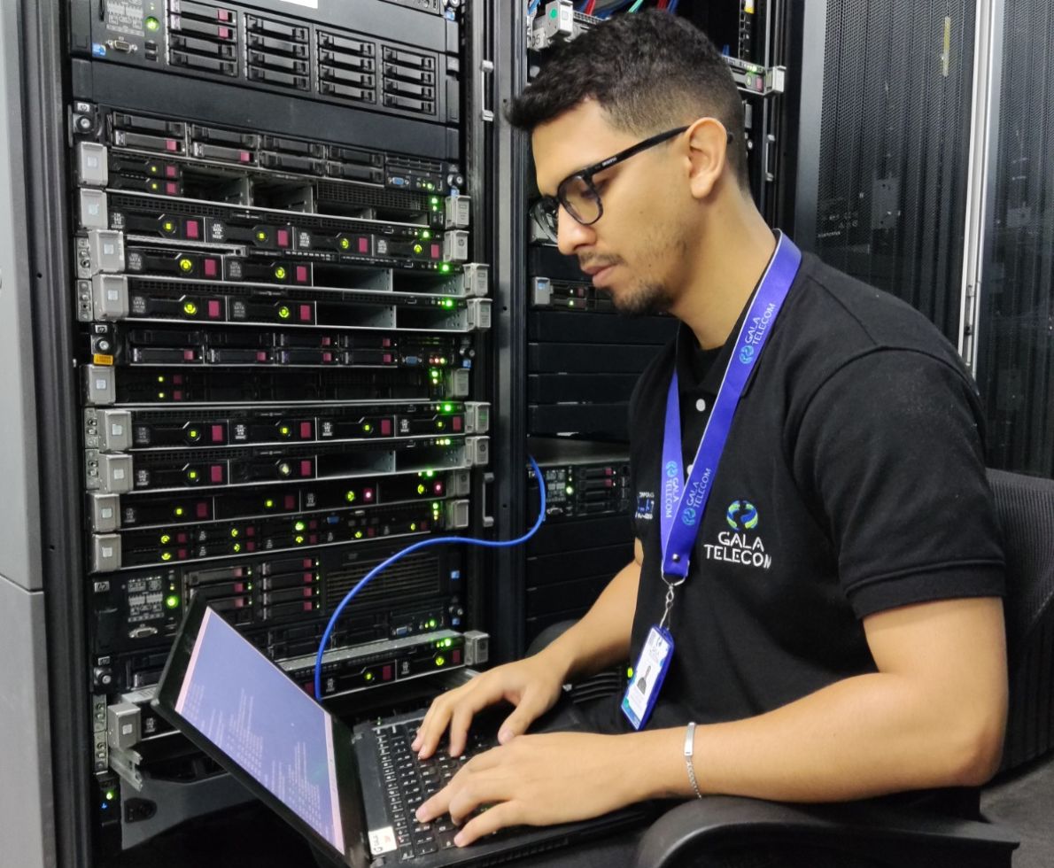 Galawebhost | Datacenter, Hosting y Registro de Dominios - ¡Nuestro equipo técnico está a tu disposición las 24 horas, los 365 días del año!